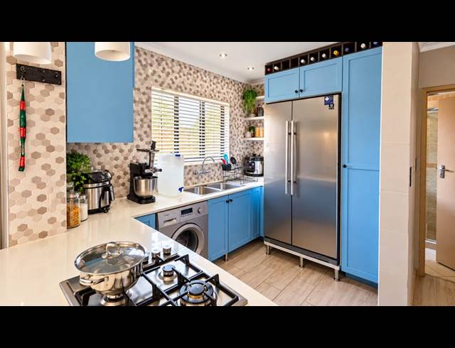 2 BEDROOM TOWNHOUSE FOR SALE IN MONAVONI